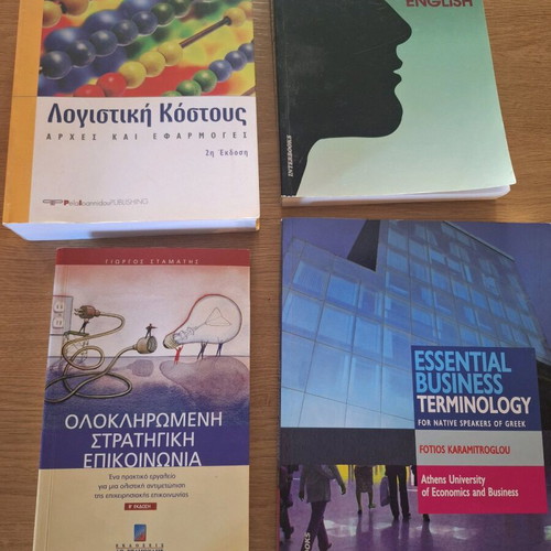 Economic books like new, pack of 4 academic