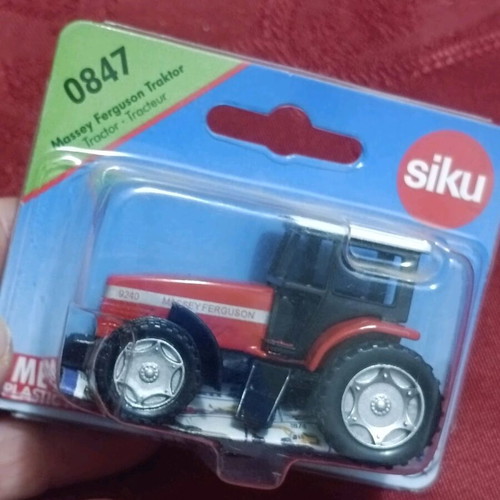 Massey Ferguson 9240 tractor Siku 847 new