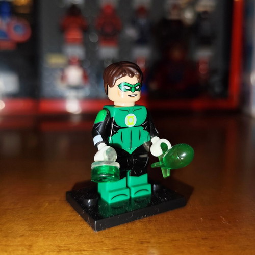 Green Lantern minifigure like new, comic accurate with accessories