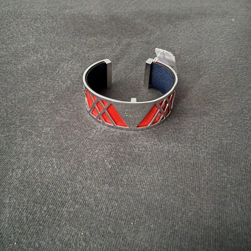 Guess women's bracelet new, red leather strap, silver tone