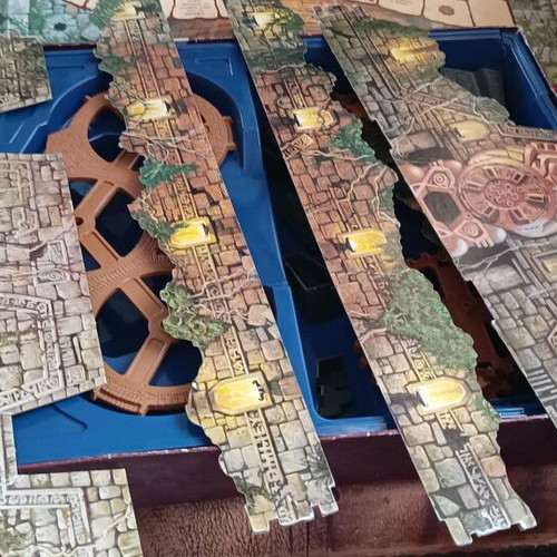 Temple Treasure board game like new