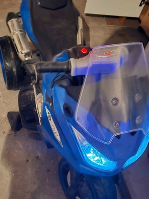 Μηχανή ηλεκτροκίνητη παιδική σαν καινούργιο