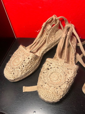 Corina Spanish espadrilles beige size 39 like new, lace up knitted