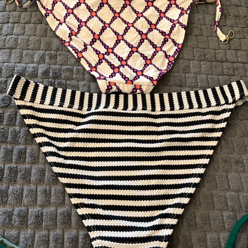 Swimsuit set of 3 pieces with Medium and Large sizes