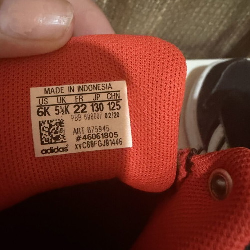 Adidas toddler shoes size 5.5 EU 22