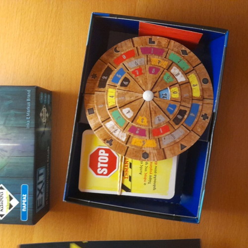 Exit board game The abandoned cabin like new