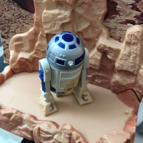 Star Wars R2-D2 Talking Figure 3.3/4 Inches used with Diorama and Magnet