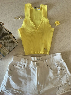 Toi&Moi yellow ribbed V-neck tank top, medium size