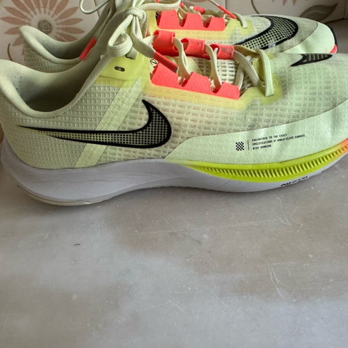 Nike Air Zoom Rival Fly 3 shoes like new, size 44.5, pink and yellow
