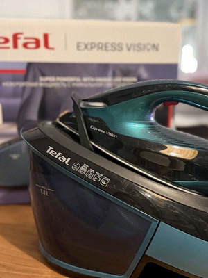 Tefal Express Vision SV8151E0 парогенераторна ютия с резервоар 1,8 л