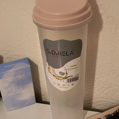 Oil container used in good condition