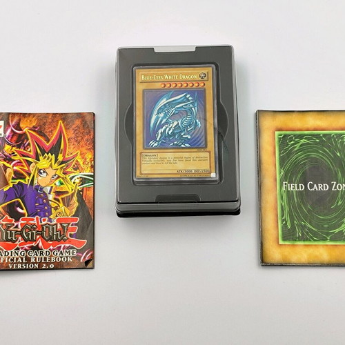 yugioh blue eyes white dragon starter deck Amazon.com: Yu-Gi-Oh! - Blue-Eyes White Dragon SKE-001 Super Rare