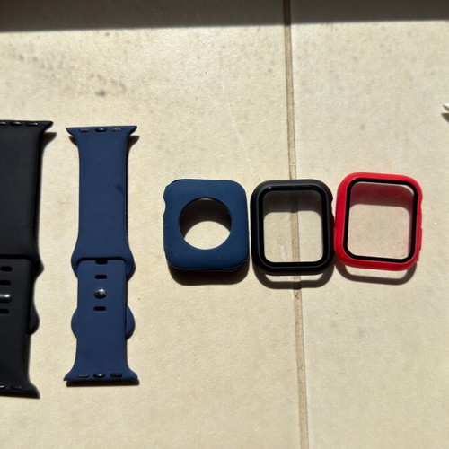 Apple Watch SE 40mm straps and covers new, set of 3+3