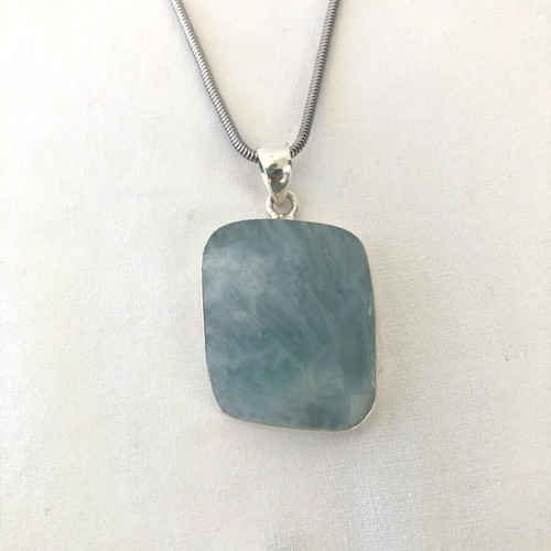 Aquamarine pendant and 925 silver chain new