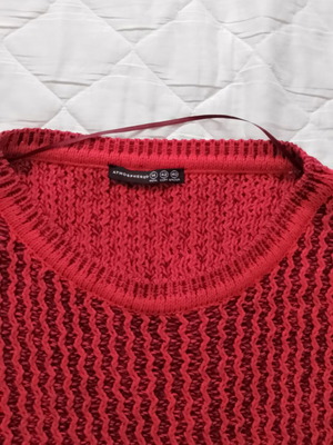 Women's sweater with unique knit design, like new, black and red, XL