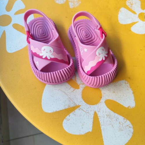 Ipanema sandals size 21 used with octopus design