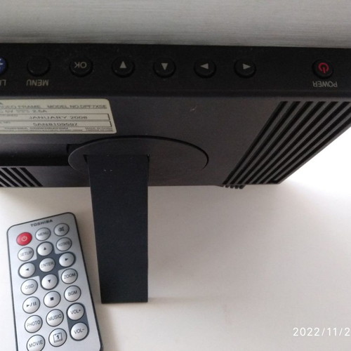 Ψηφιακή βιντεο-κορνίζα Toshiba DPF7XSE μεταχειρισμένη