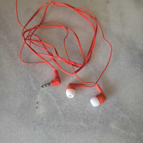 Red Wired Earphones with 3.5mm Jack like new