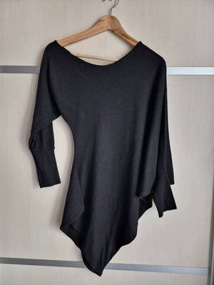 Black asymmetrical batwing blouse used, size S-M