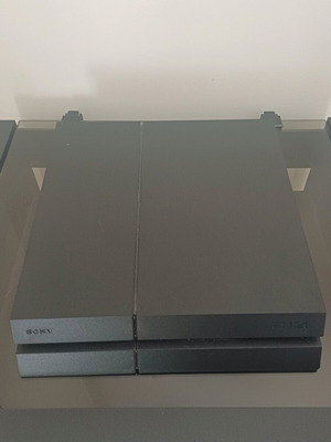 Κονσόλα Sony PlayStation 4 μεταχειρισμένη, λειτουργική χωρίς δίσκους