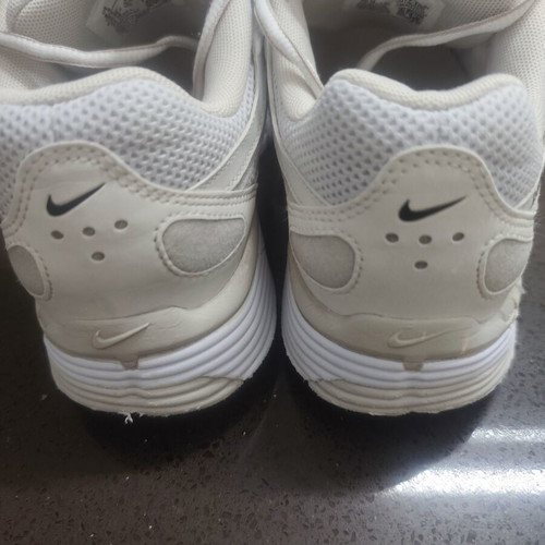 P-6000 Nike shoes size 40 like new