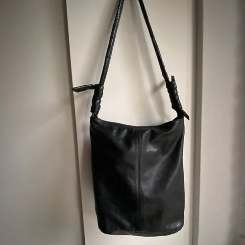 Kem women's leather shoulder bag like new, black