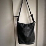 Kem women's leather shoulder bag like new, black
