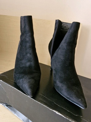 Women's suede ankle boots size 37 black, lightly worn