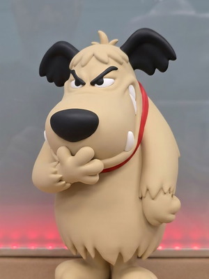 Muttley figure like new, 20 cm height