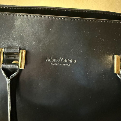 Adonio Adriano women's black handbag like new