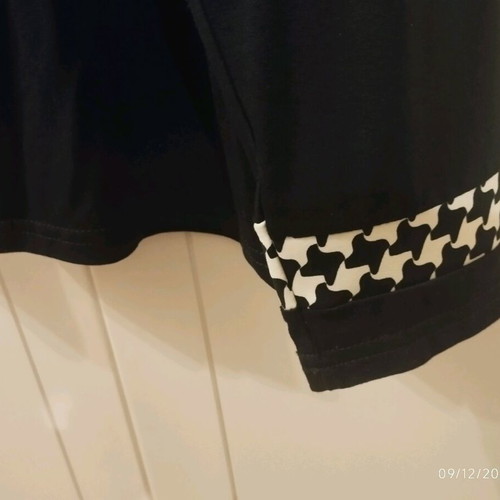 Batida women's black blouse with design and pearls like new, L/XL