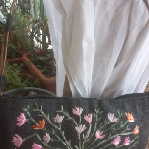 Black Straw Shoulder Bag Excess with Floral Embroidery new