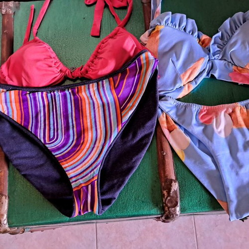 Women's swimsuit set of 4 pieces used, size L
