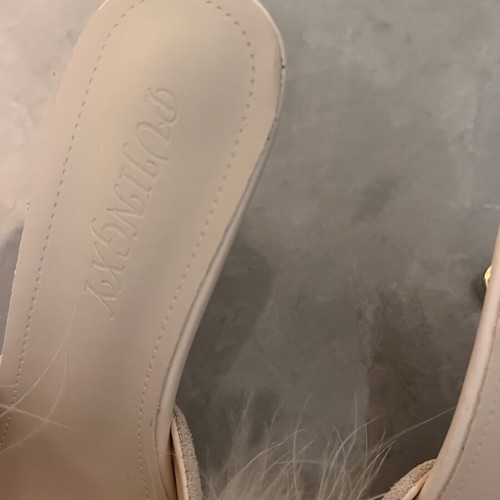 Bridal shoes new, feathered
