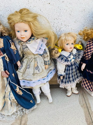 Porcelain dolls used, set of 4, various heights