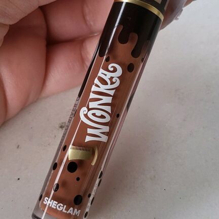 Sheglam x Willy Wonka lip gloss new, moisturizing