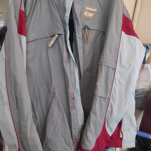 Reebok jacket XL like new, windproof and waterproof