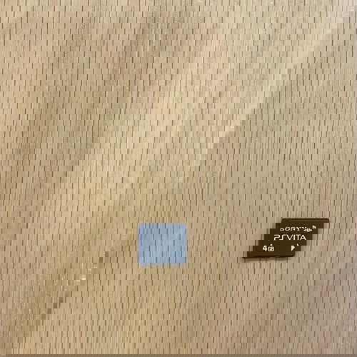 PS Vita PCH-1004 OLED като нов с 6 игри и калъфи Sony