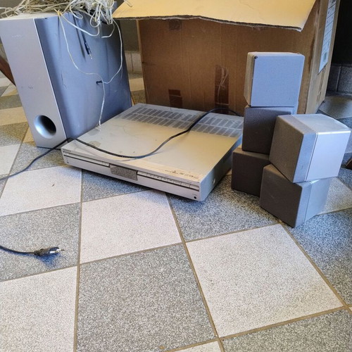 Sony DAV-SB100 DVD home theatre system 5.1 surround