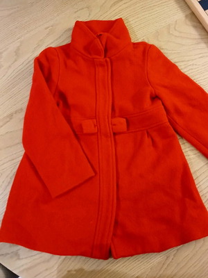 Παιδικό παλτό Benetton κόκκινο σαν καινούργιο 4-5 ετών 110 cm