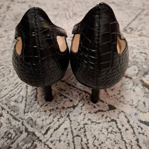 Massimo Dutti leather pumps like new, size 37, black