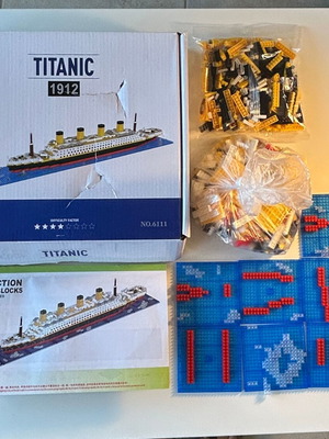 Titanic 1912 Diamond Micro Blocks set like new