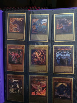 Binder with 55 gold foil Yu-Gi-Oh! replica cards new