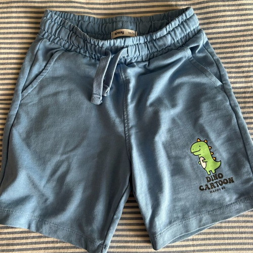 Bermuda shorts with dinosaurs like new, set of 3, 122 cm