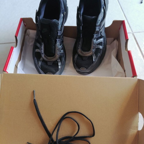 Nike V2K Run shoes, black, size 39