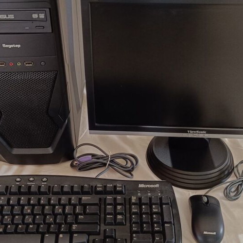Desktop computer system with 19” ViewSonic LED monitor, Microsoft keyboard and mouse like new