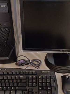 Desktop computer system with 19” ViewSonic LED monitor, Microsoft keyboard and mouse like new