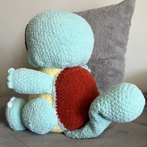 Squirtle crochet doll like new, Pokemon
