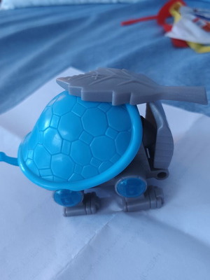 McDonald's collectible souvenirs like new, France 98 and robotic turtle