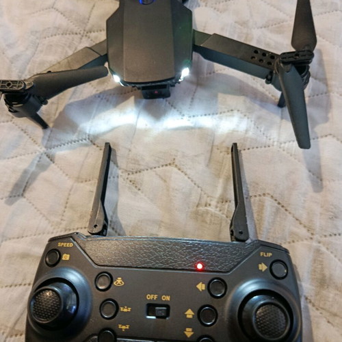Drone like new with two cameras and 10-12 minutes flight time